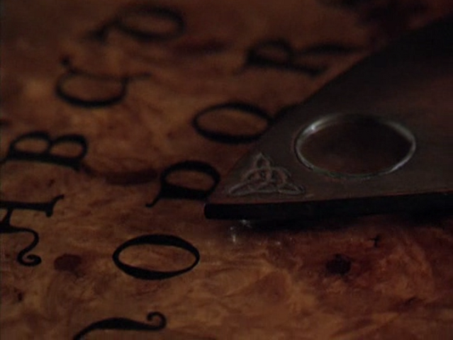 File:2x21-DetailPlanchette.png