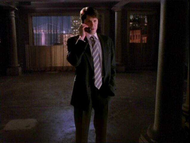 File:1x10-Rexcallingcops.jpg