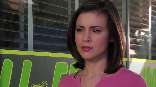 File:1x17-Phoebe.jpg