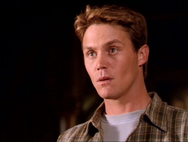 File:2x02-Leo.jpg