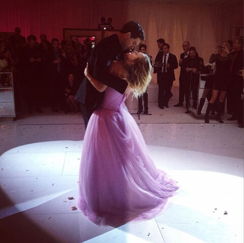 File:Kaley-cuoco-wedding2.jpg