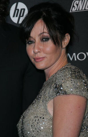 File:Shannen Doherty candid.jpg