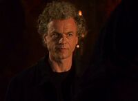 4x07-Alastair.jpg