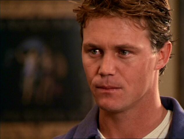 File:2x04-Leo.jpg