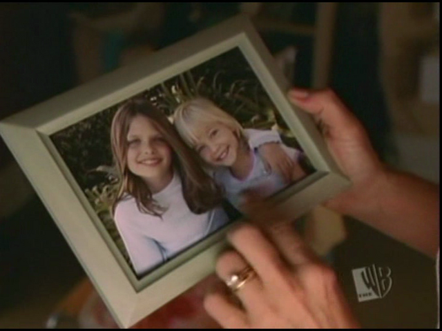 Фајл:7x05-billie-christy.png