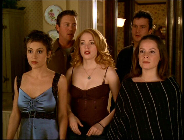 Фајл:6x13-Sisters-Leo-Richard.jpg
