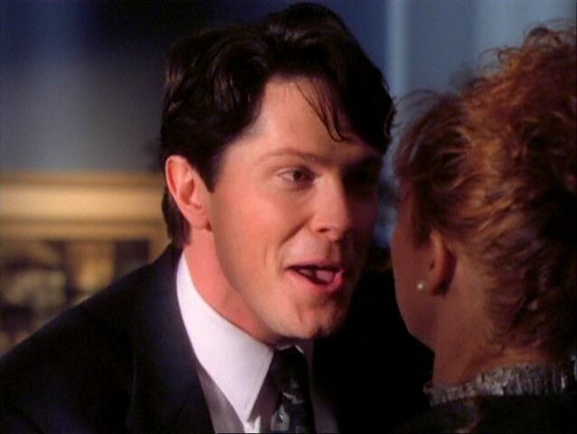 File:1x08-Rex growls at Hannah.jpg
