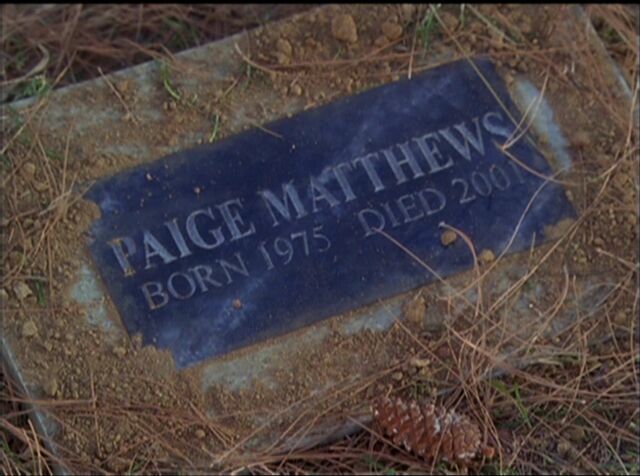 File:Paige Grave Stone.jpg