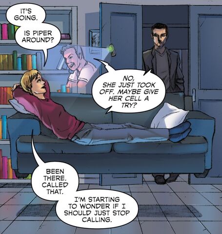 File:Comics-hologram-phone.jpg