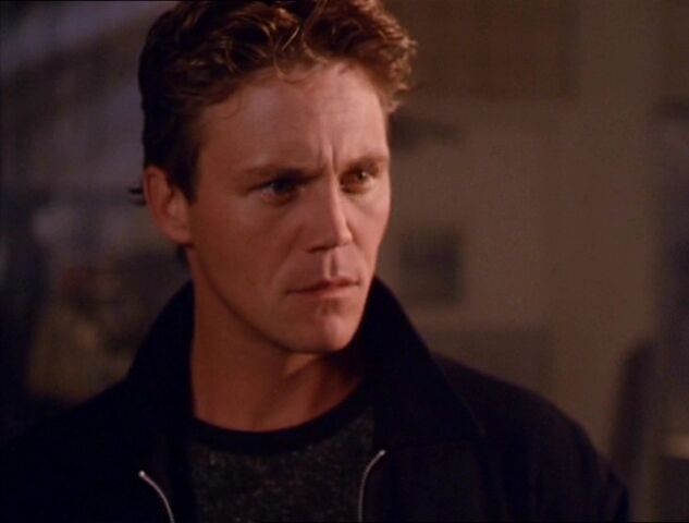 File:2x02-LeoWyatt.jpg