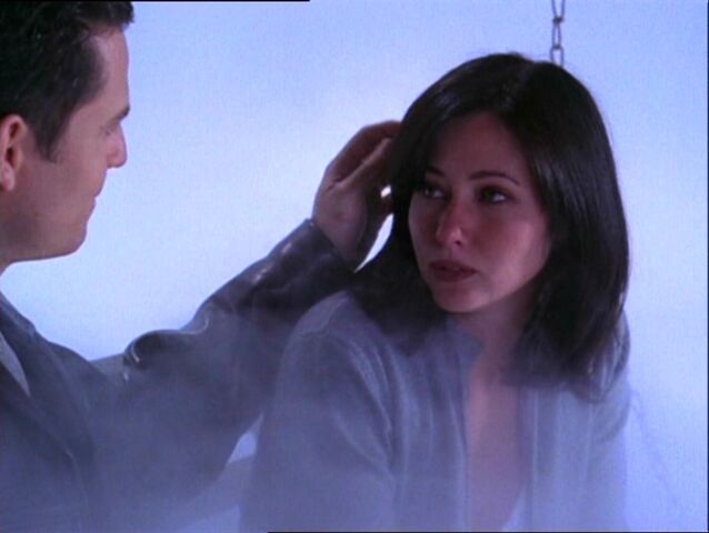 File:Prue Andy Goodbye.jpg