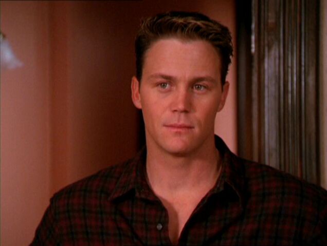 File:2x14-Leo.jpg