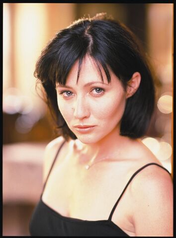 Fichier:Prue-Halliwell-charmed-25592946-1892-2560.jpg
