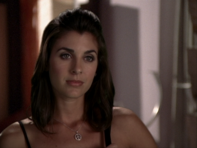 File:8x05JulieBennett.png