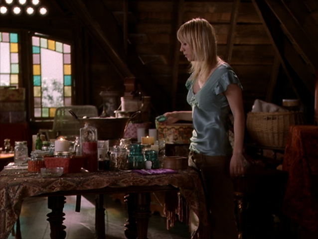 File:8x16EnhancingPotion.png