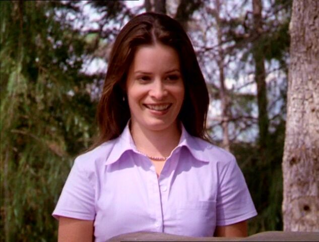 File:2x01-PiperHalliwell.jpg
