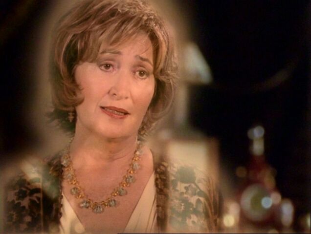 File:4x01-PennyHalliwell.jpg