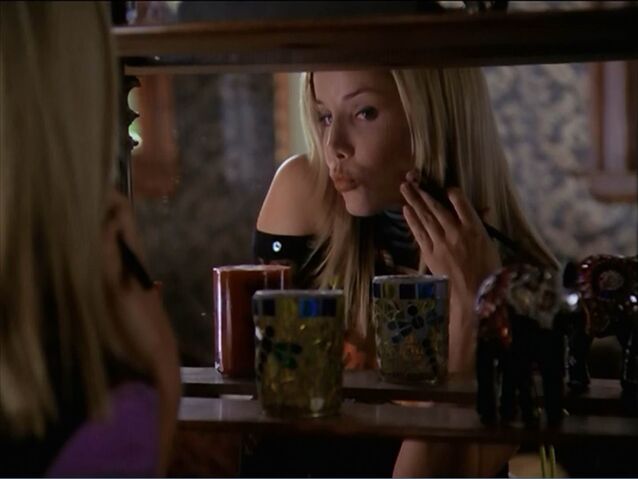 File:Margo mirror.jpg
