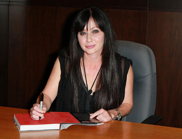 File:Shannen December14th,2010 1.jpg