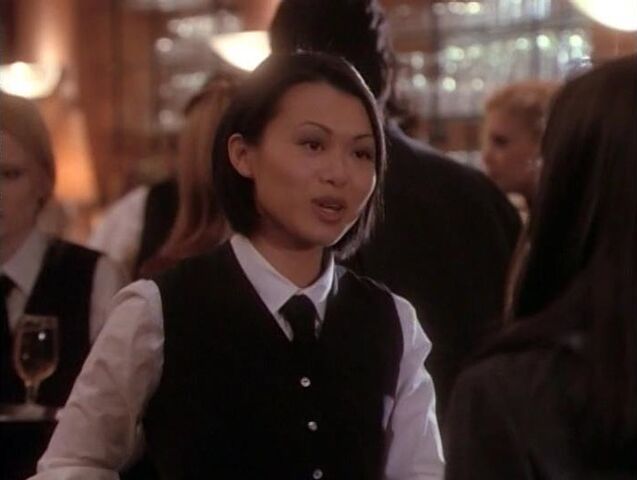 File:Quake-waitress.jpg