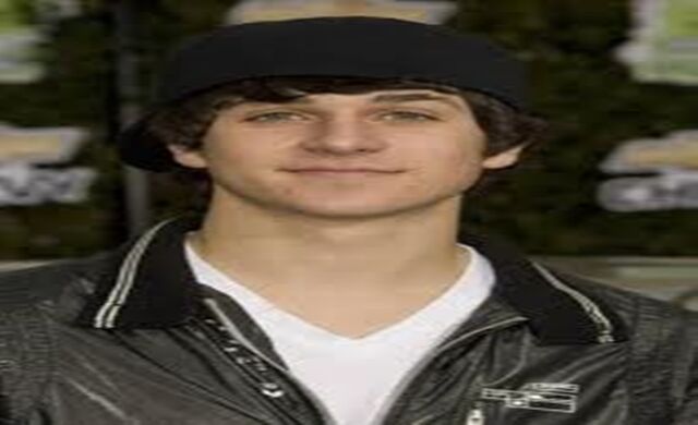 File:PerryHalliwell.jpg