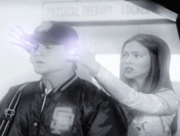 File:Phoebe uses Pathokinesis.jpg