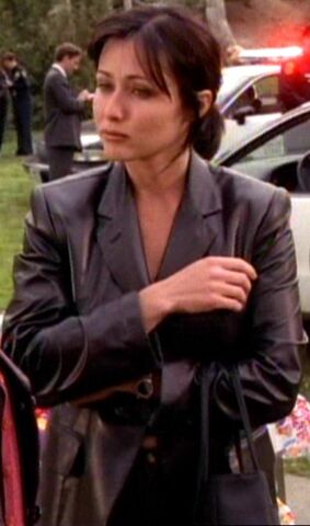 File:Prue LeatherJacket2.jpg
