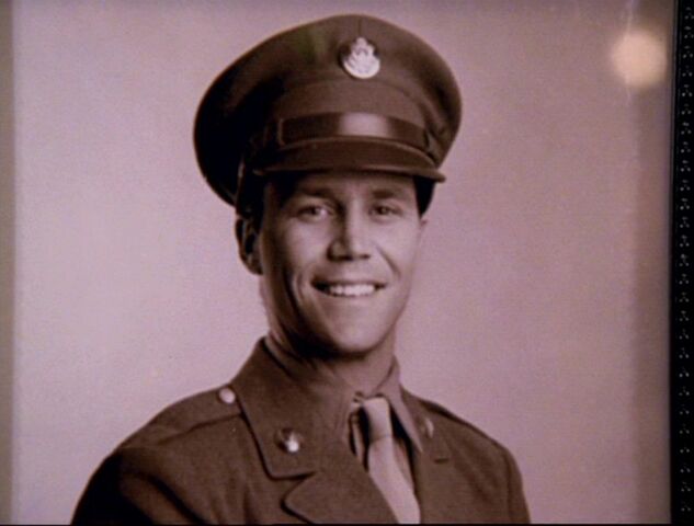 File:4x17-Leo-Soldier.jpg