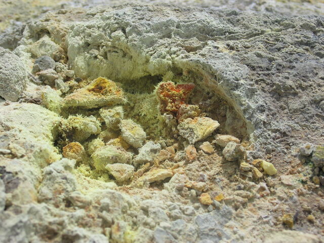 File:NZ sulfur NI.jpg