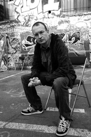 Fichier:Robert-muchamore-16-nb.jpg