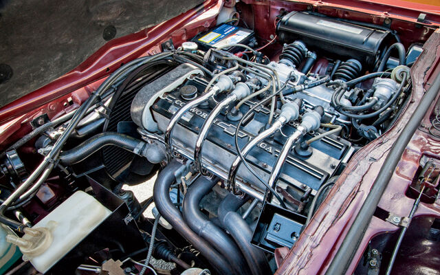File:Http---image.motortrend.com-f-classic-roadtests-1301 1976 chevrolet cosworth vega vs mercury capri ii-49073559-1976-Chevrolet-Cosworth-Vega-engine.jpg