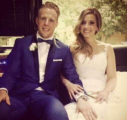 File:Kris-versteegs-wife-brittany-versteeg-twitter.jpg