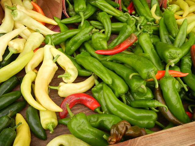 File:800px-Anaheim Chili Peppers.jpg