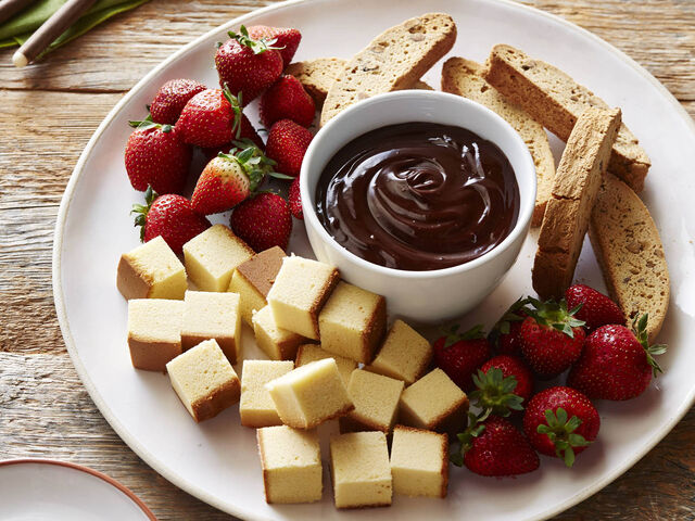 File:Chocolateee Fondue yum.jpg