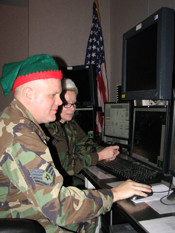 File:NEADS - NORAD - Xmas - 2008-12-21 - 081217-F-5900D-2104.jpg