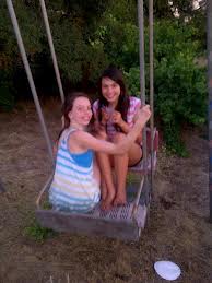 File:Lauren and Dani.jpg