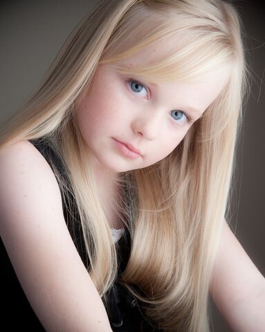 File:Danielle Parker 1a.jpg