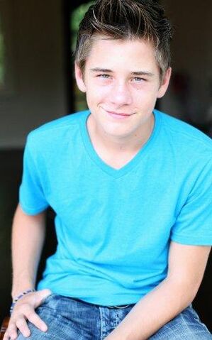 File:Luke Benward- 1253829445.jpg