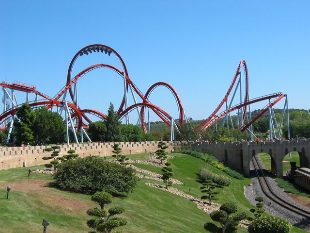 File:Port-aventura-dragon-khan.jpg