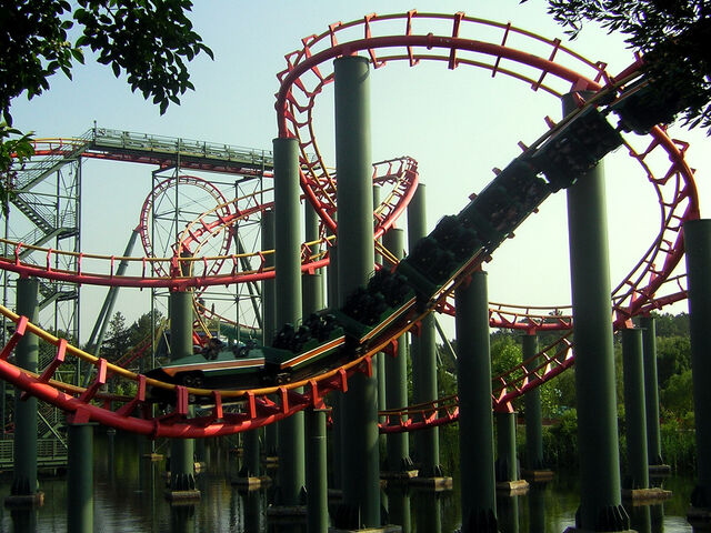 File:Anaconda (Kings Dominion) corkscrew.jpg