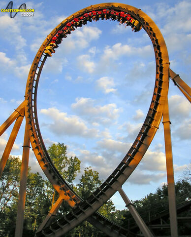 File:SOB Vertical Loop.jpg
