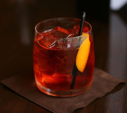 Datei:Hauptseite Negroni served in Vancouver BC.jpg