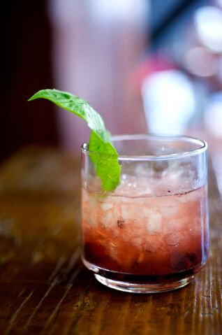 File:Bourbon-cocktail-4.jpg
