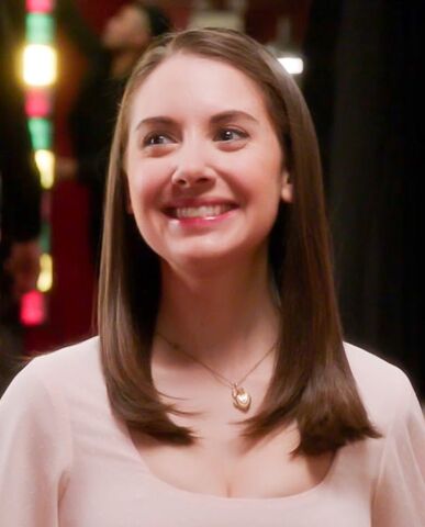 File:Glee Club Annie.jpg