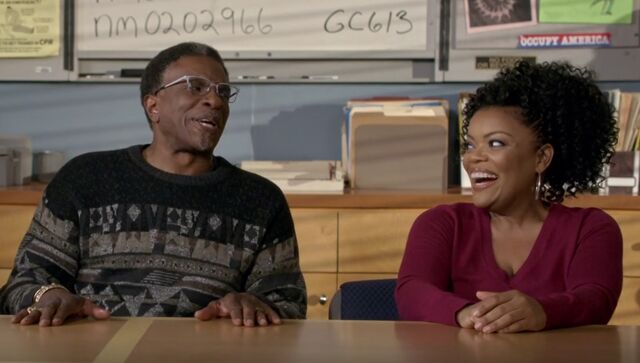 File:S06E13-Elroy and Shirley.jpg