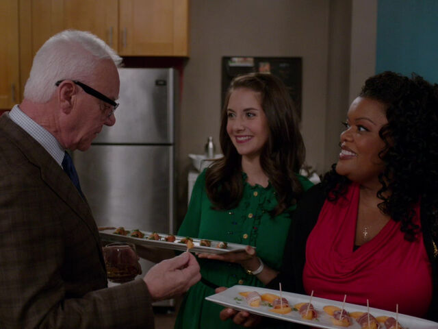File:4x10-Cornwallis Annie Shirley tapas.jpg
