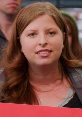File:4x4 Vicki.jpg