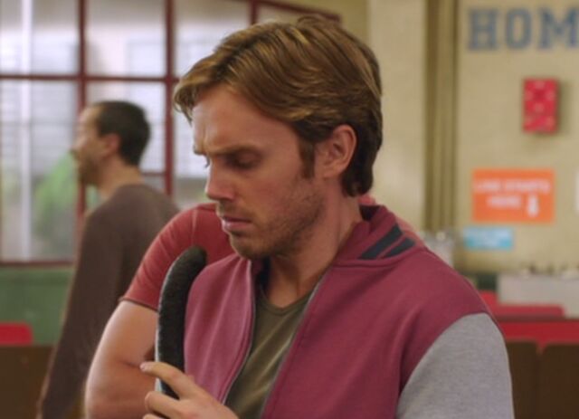 File:S04E04-Karl blutwurst.jpg