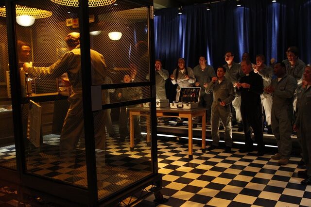File:3x22 Promotional photo 20.jpg