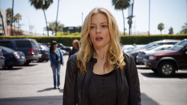 File:2x1 Britta worried.jpg